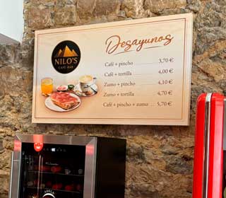 Cartelería-para-restaurante-en-composite-y-vinilo-impreso-en-Santander
