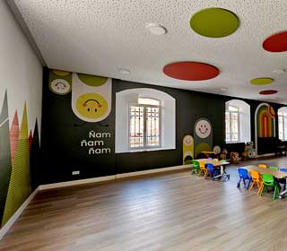 Vinilos-decorativos-en-colegio-Salesianos-en-Santander